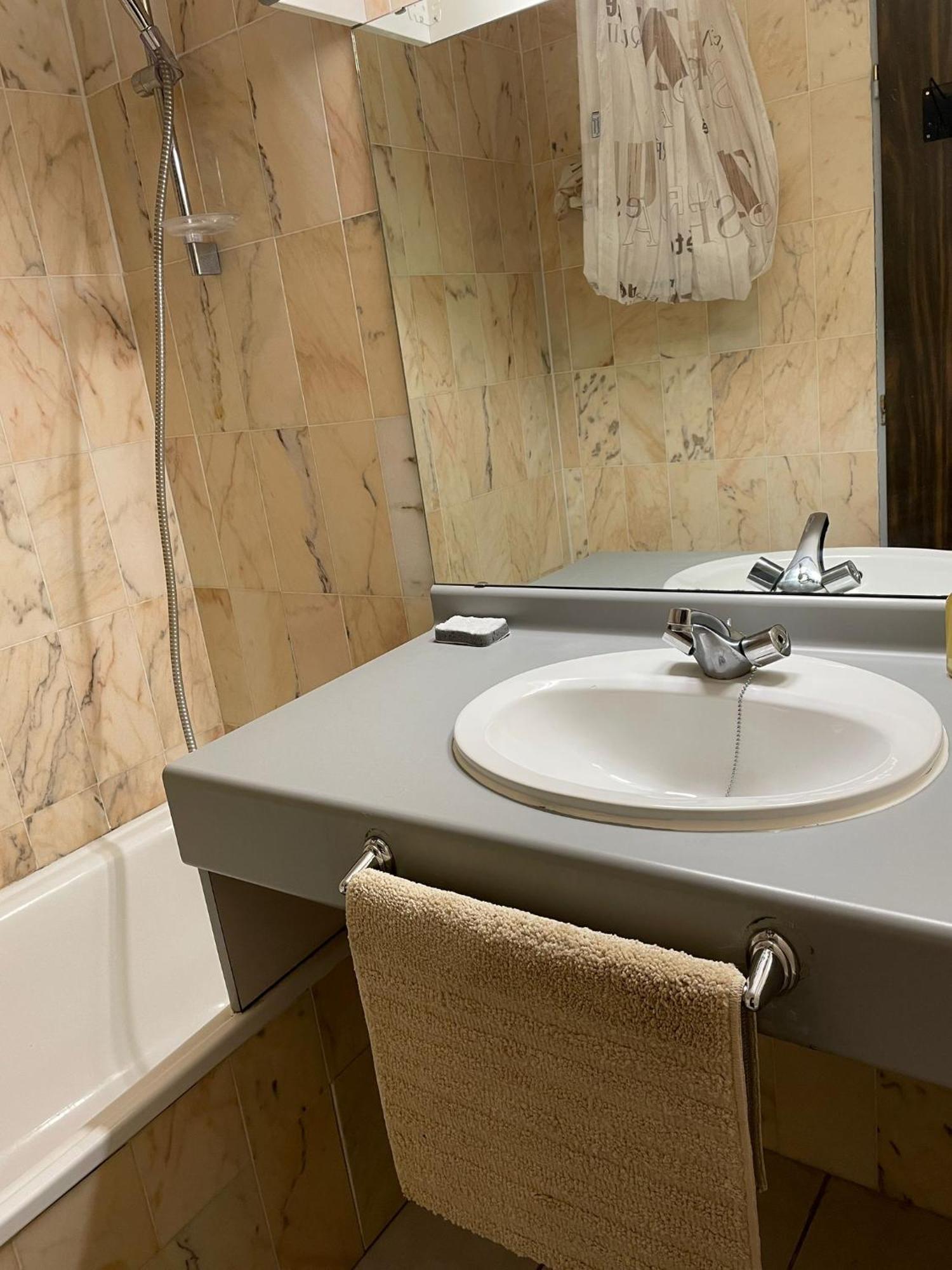 סן סיפריאן Villa 2 Etoiles Proche Plage Et Commerces חדר תמונה